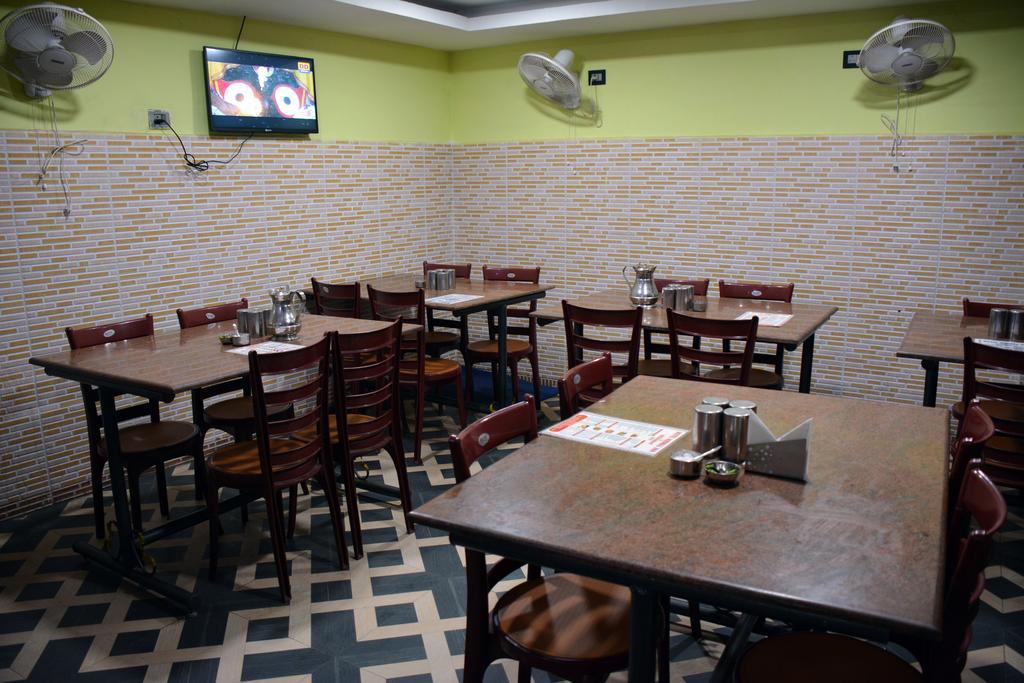 Hotel Nirmal Inn Bhubaneswar Extérieur photo