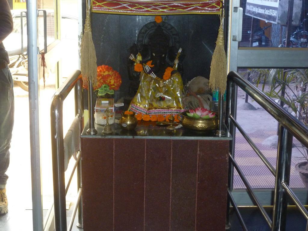 Hotel Nirmal Inn Bhubaneswar Extérieur photo