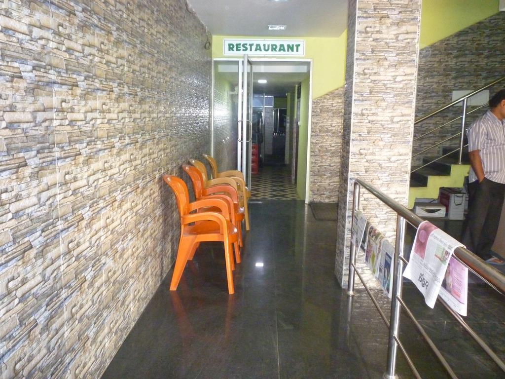 Hotel Nirmal Inn Bhubaneswar Extérieur photo